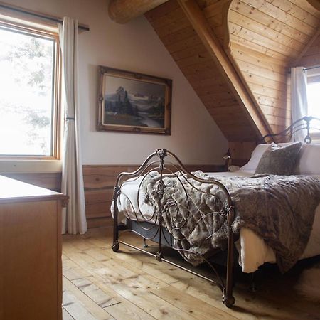 Hebergement "La Maison En Bois Rond" Sainte-Marie Oda fotoğraf