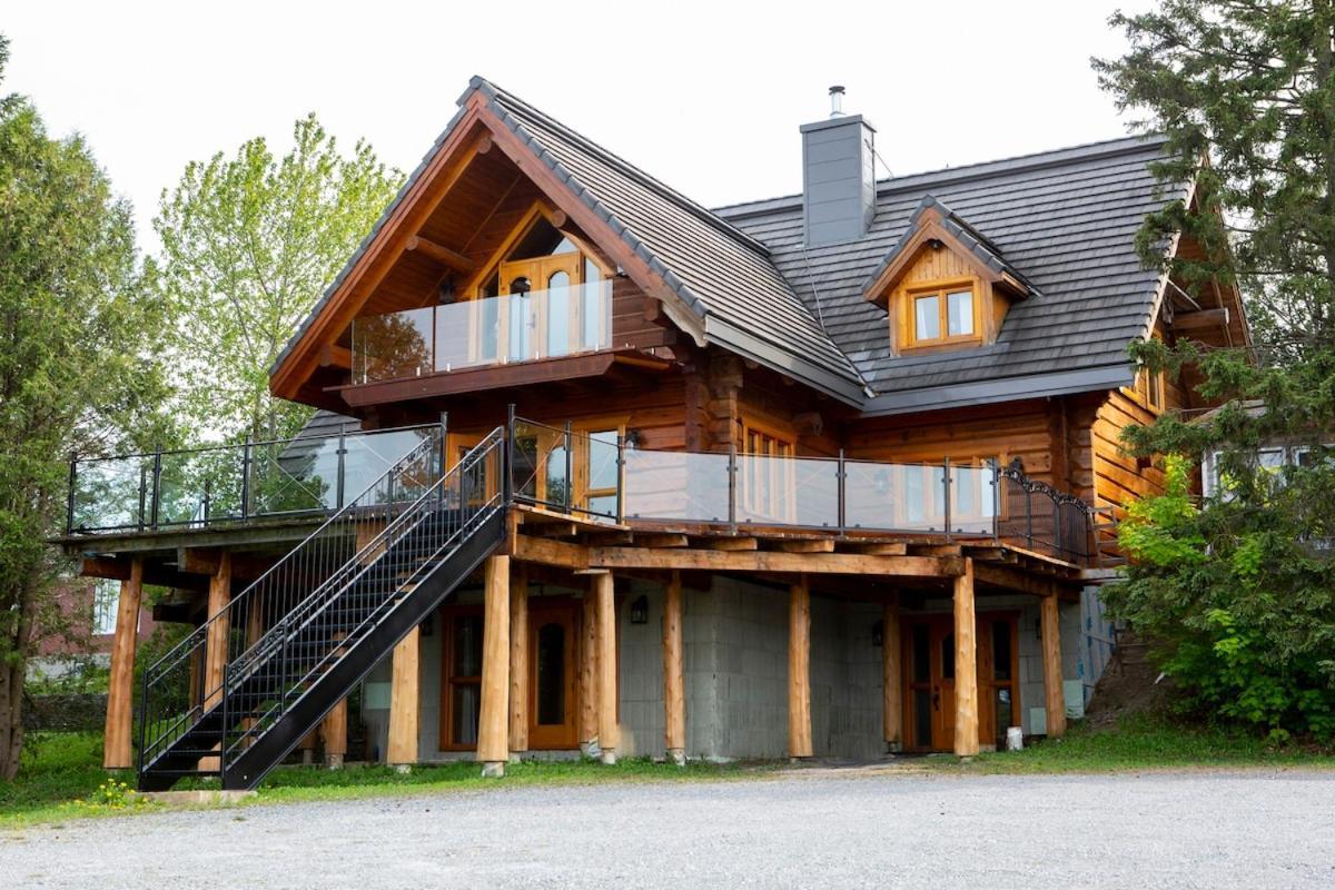 Hebergement "La Maison En Bois Rond" Sainte-Marie Oda fotoğraf